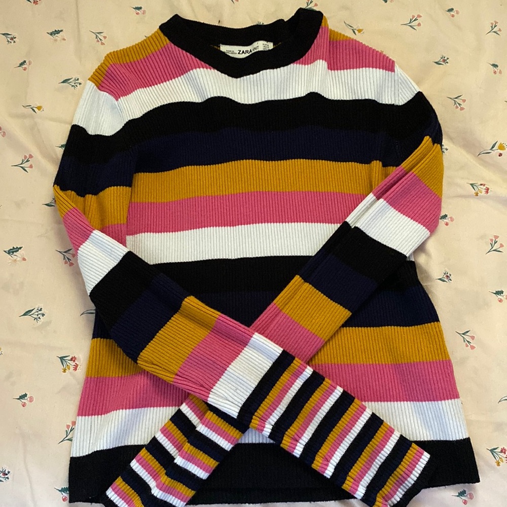 Brand new ZARA knit sweater perfect for fall